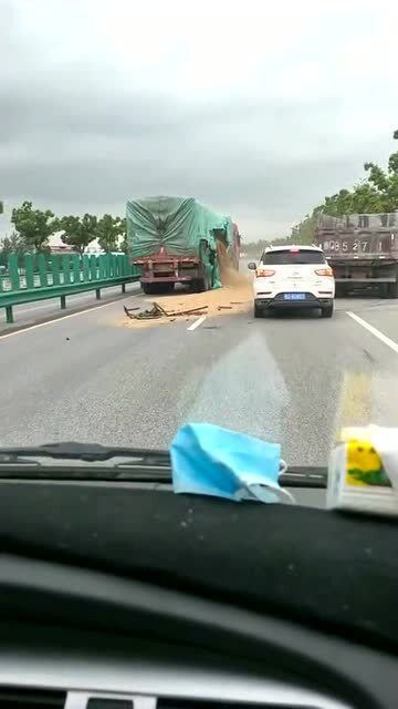 货运路上的辛酸 一次事故，一年心血付之东流